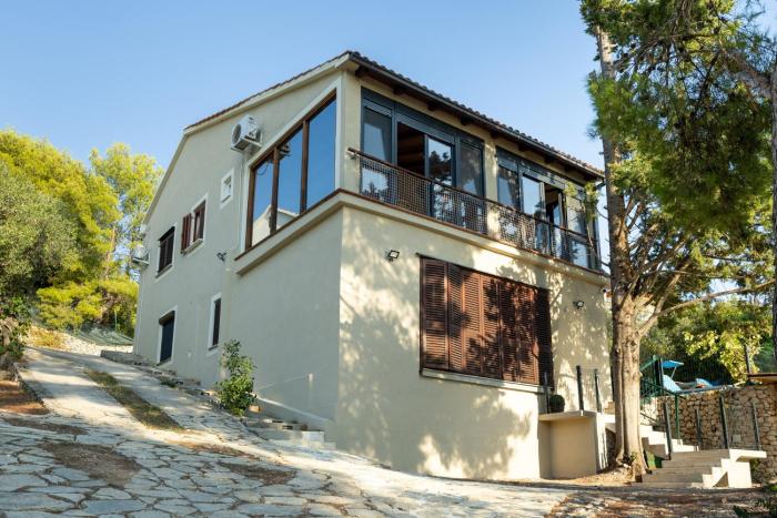 My Dalmatia - Beach Apartment Slanica with private parking