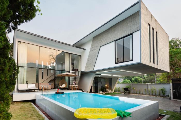 C2 Cosmic Central Pool Villa for 10, Daily Maid, Billiards, Near Nimman
