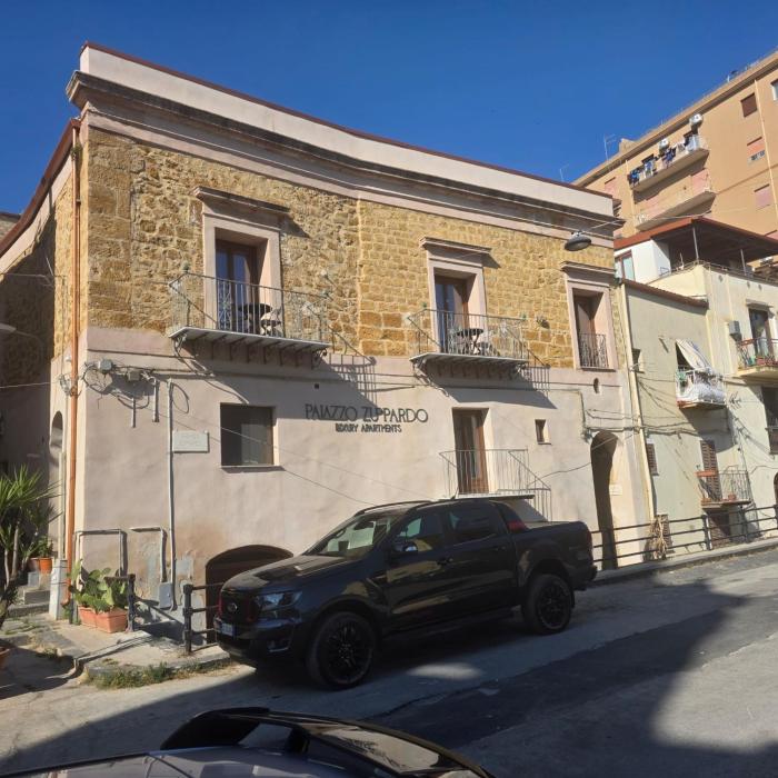 Palazzo Zuppardo Apartments