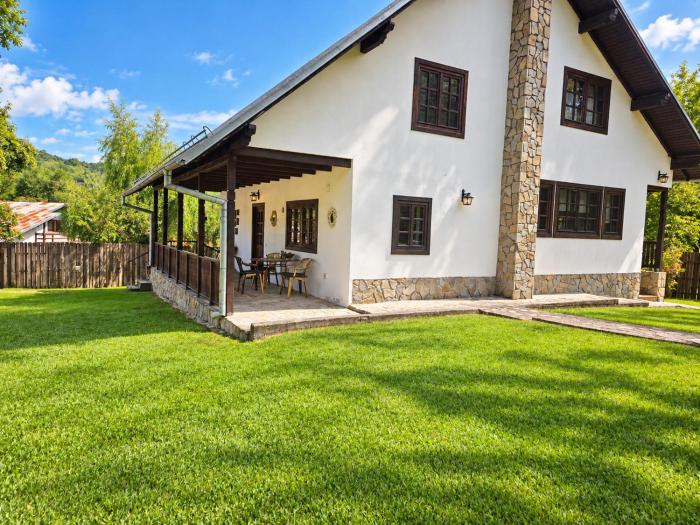 Casa cu Pridvor
