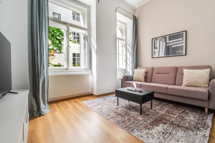 Blueground New Town view nr Vltava River PRG-125