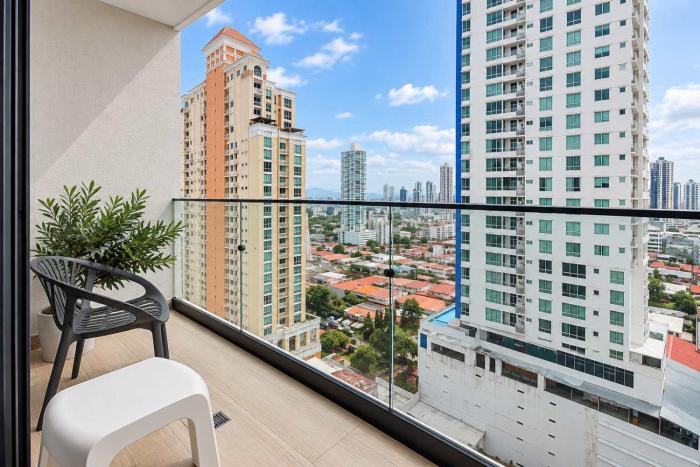 Spacious 2BR with 2 Baths Balcony & City Views