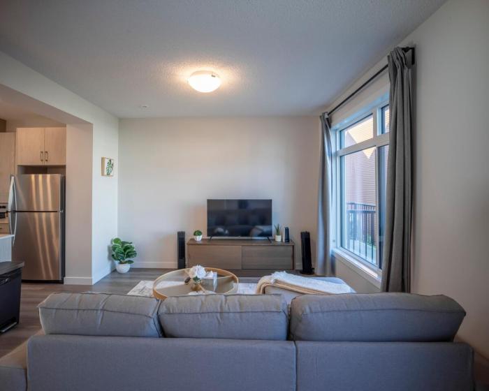 Spacious 3BR Escape, Near Henday, Full Amenities