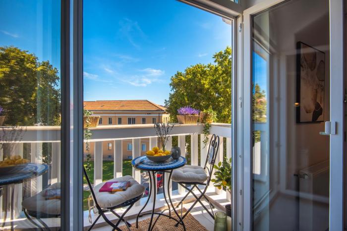 Arco - Elegant New Apartment - Free Parking