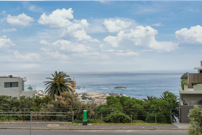 L X I Camps Bay