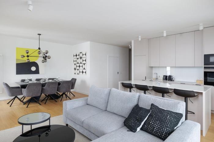 3-Bedroom Wola Apartment with Garden Tarrace