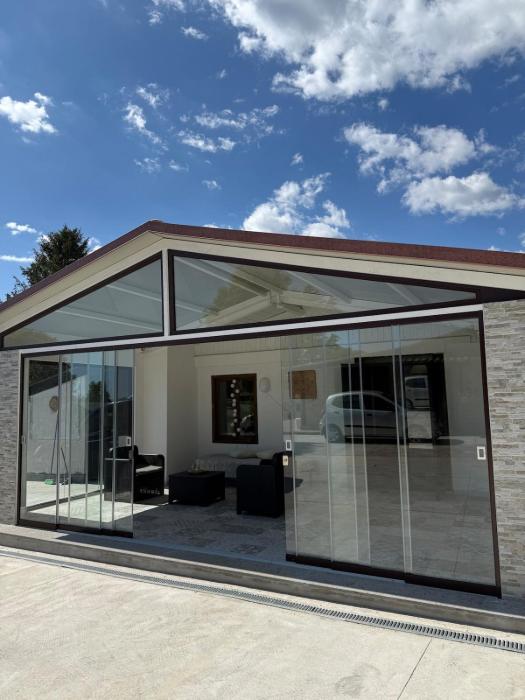 Nemi Cristal villa with carpark and jacuzzi