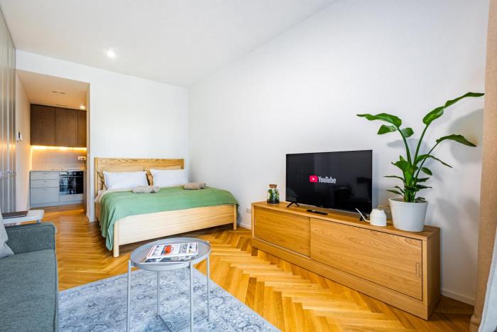 Modern studio with Skyline view