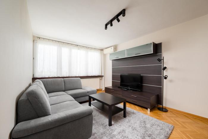 Metro Wierzbno Homely Apartment by BookingHost
