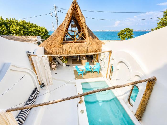 Casa de playa, piscina en isla de Cartagena