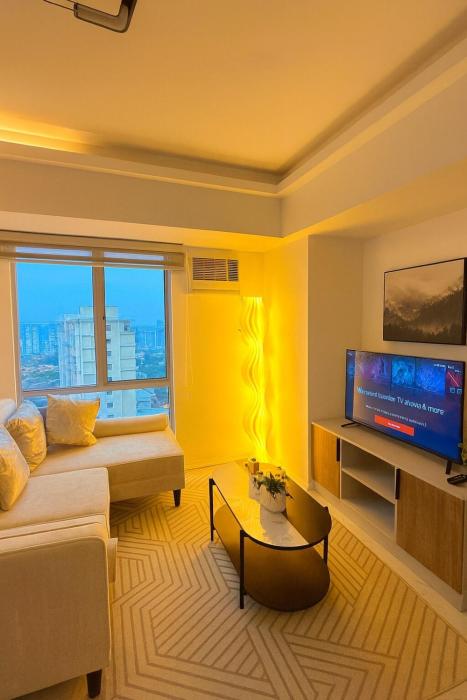 Elegant 1BR in Avida Towers with Netflix & Pool