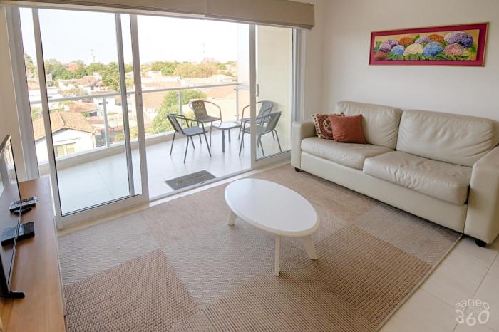 N4A2 - Corporate Haven Workspace Pool Dining Nearby
