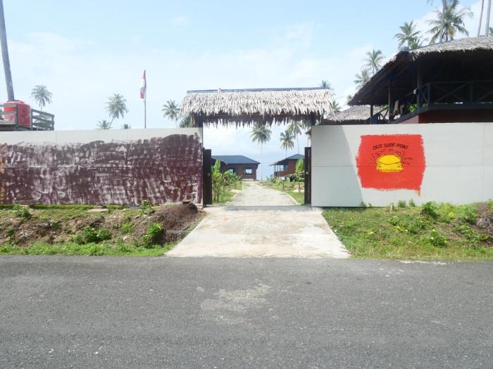 Dico Surf Point- Surf Lodge in Simeulue