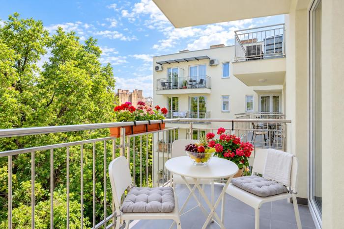 Feel Home SUPERIOR # FREE PARKING # BALCONY # AC