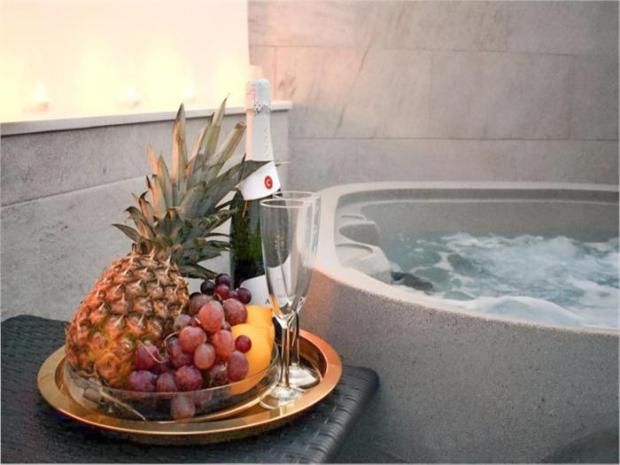 Modern townhouse & jacuzzi SilHouse Nerja