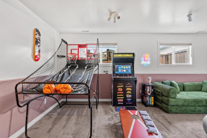 Spacious 3BR Saddlemont Home 2 Kings with Games and AC