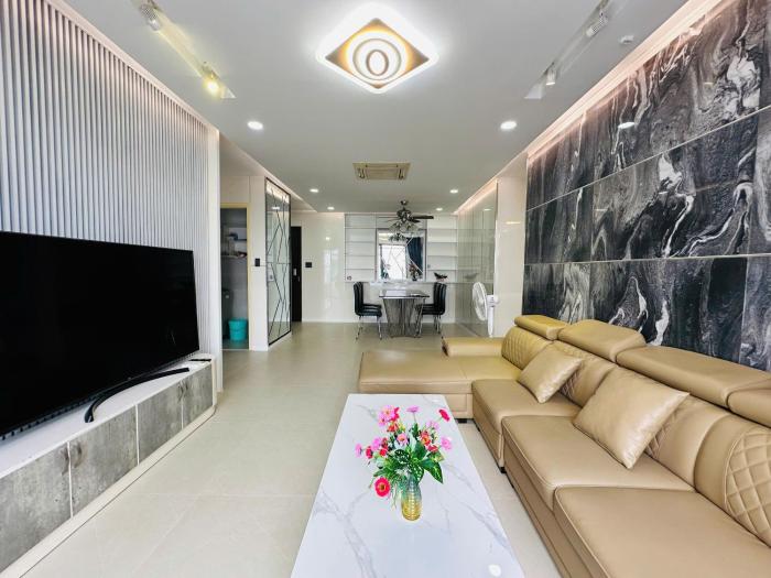 Nice Luxury Apartments near Tan Son Nhat Airpot