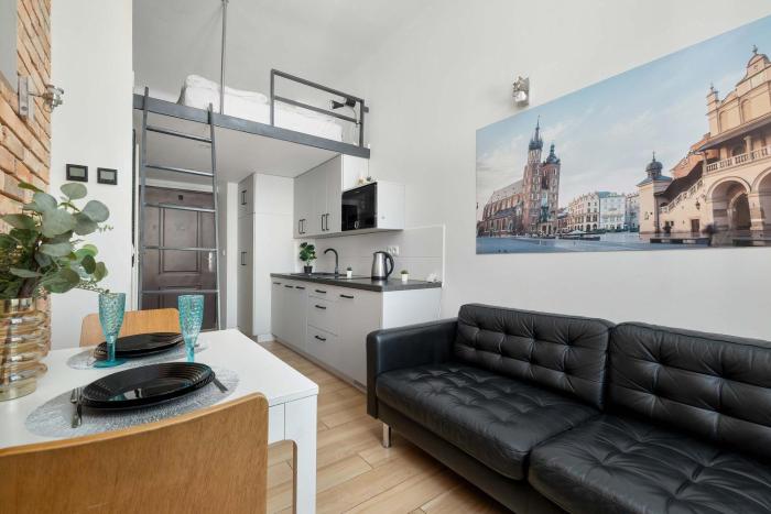 Functional Studio Close to the Old Town by Noclegi Renters