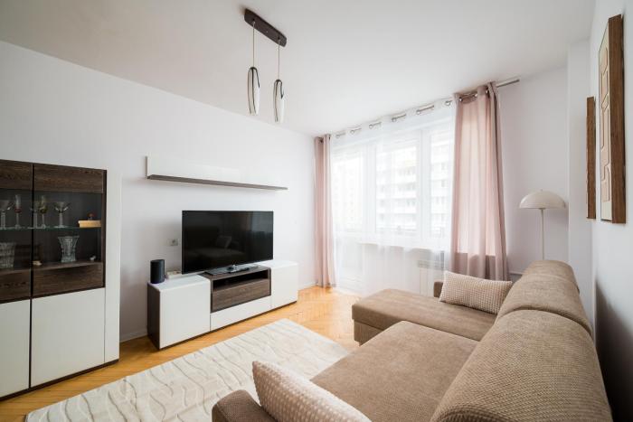 Szczęśliwicka Homely Apartment by BookingHost