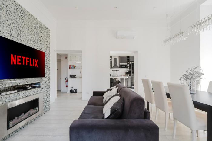 Vatican Luxury Apt 3 Bedrooms 4 Bathrooms