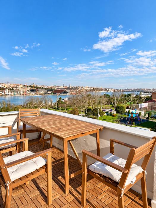Timeless House Overlooking the Golden Horn with Sea - Nilorayn