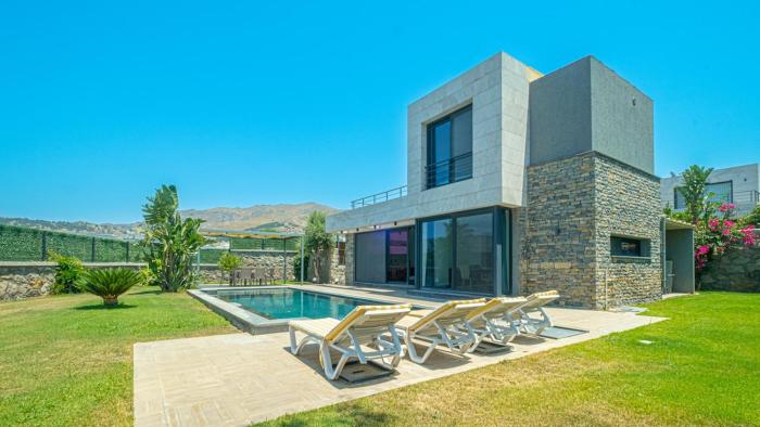 Villa Brakte with Private Pool in Gümüşlük