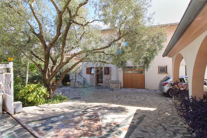 Apartments Valter 613