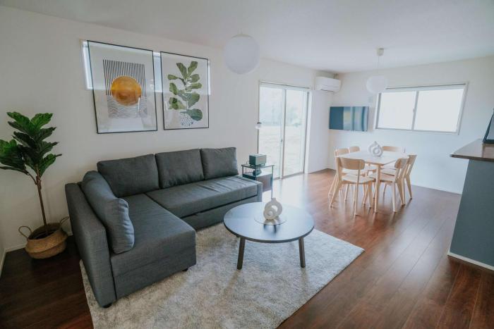 Modern Ozu Home 10 Min to Airport by Restavio