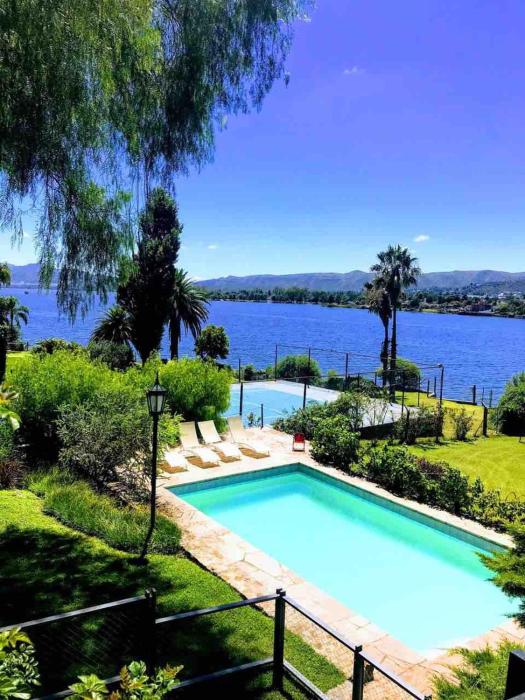 Casa para 14 con piscina y vista en Carlos Paz by Lofty