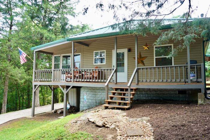 Cozy Cabin at Cordell Hull Lake