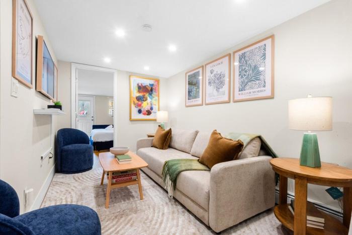 Chic Luxe mins NYC MetLife With Private Backyard