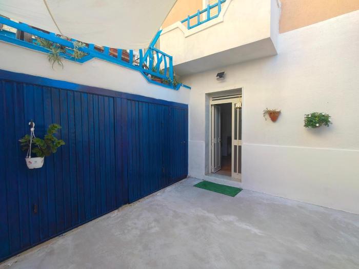 Garden, terrace and private parking