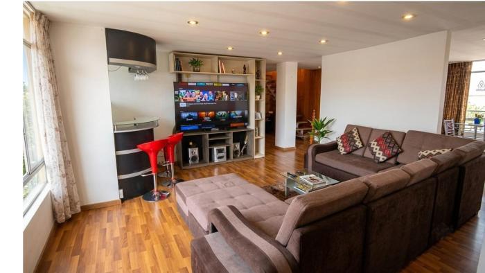 Skyline View Apartment 7th Floor, stairs only - 7mo Piso solo gradas sin elevador-