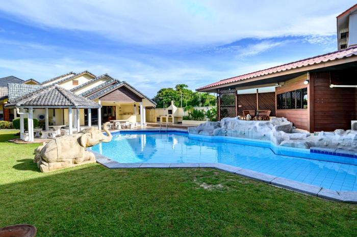 Classic 5BR Villa with Pool & Gardens (SP1)