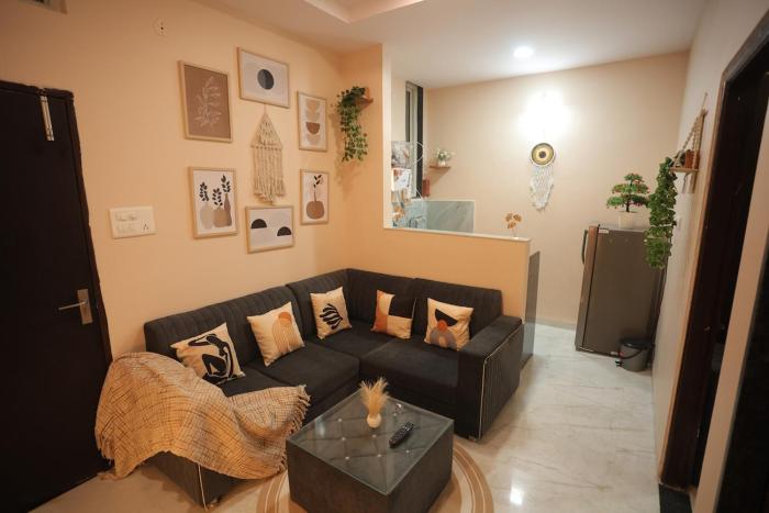 Urban Stay Fully Furnished and Equipped 1BHK Apart