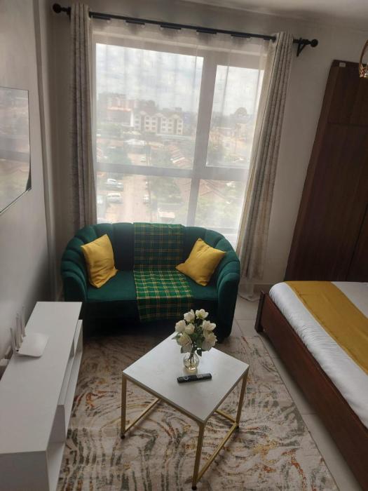 Cozy Nest in the City with Netflix and Free Parking