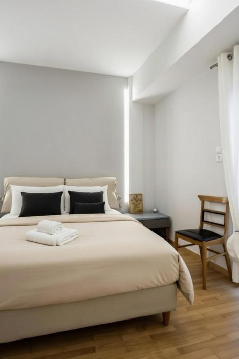 Athens Premium Euthalia