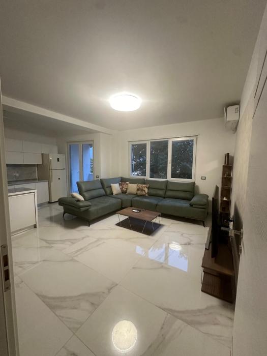 Lake View Luxury Apartment