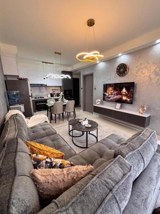 Misty Springs Westlands - 1BR Executive Apt, 2 Min Walk to GTC, Expressway , Rooftop Pool & Gym