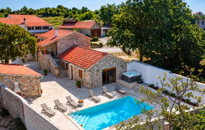 Cozy Home In Stankovci With Private Swimming Pool, Can Be Inside Or Outside