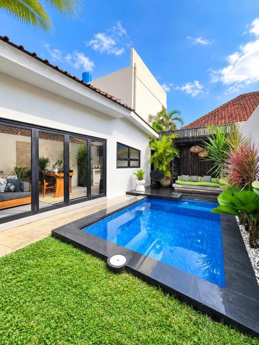 Villa Suka Saki Seminyak with pool, wifi, & staff