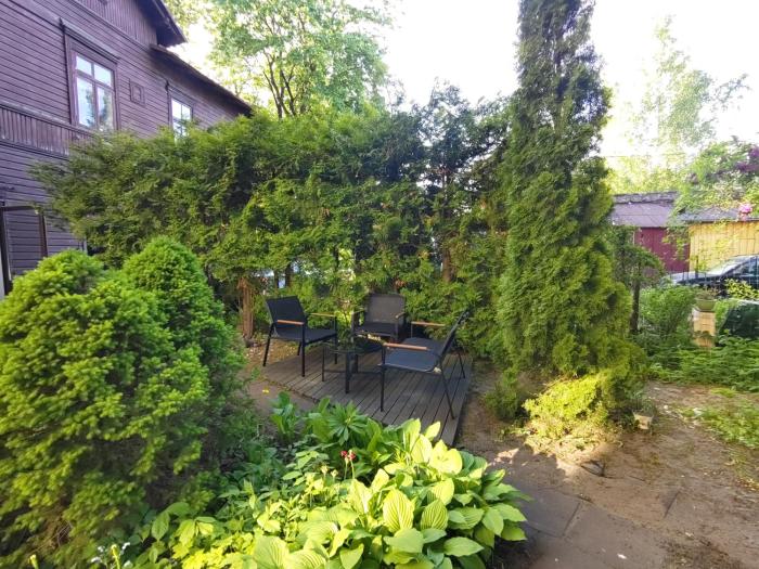 Jaama Home & Office in a Historic Wooden House