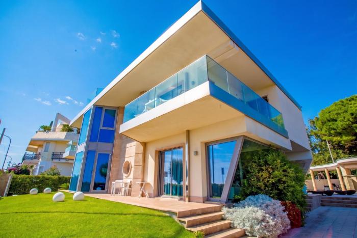 Sea View Apartments in Villa Fortunata