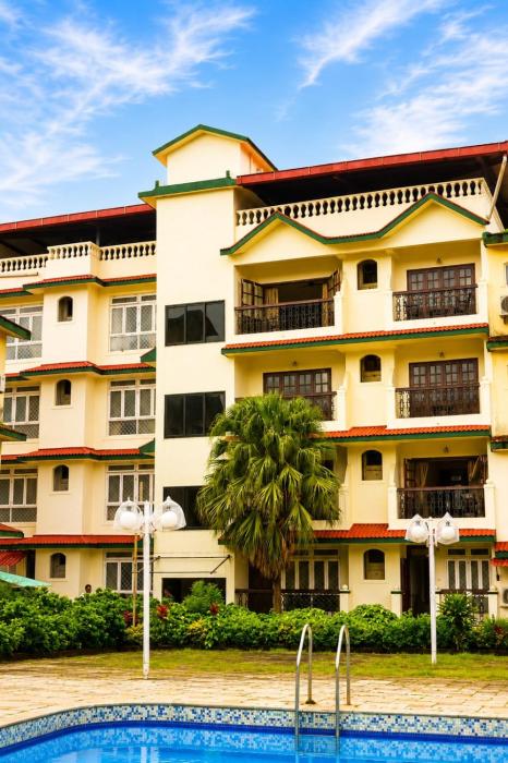 New Luxury 1BR Apartment F1 Pool Fully Equipped Kitchen Parking & Washing Machine Near Calangute & Baga Beach
