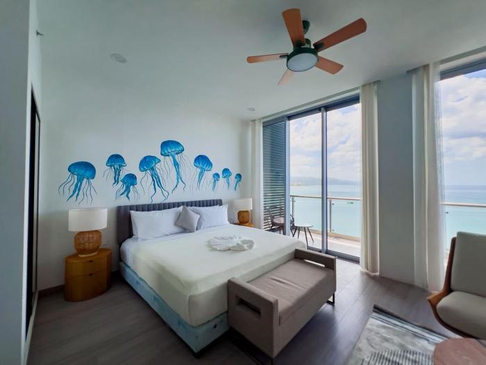 The Bloom - Oceanfront King Suite