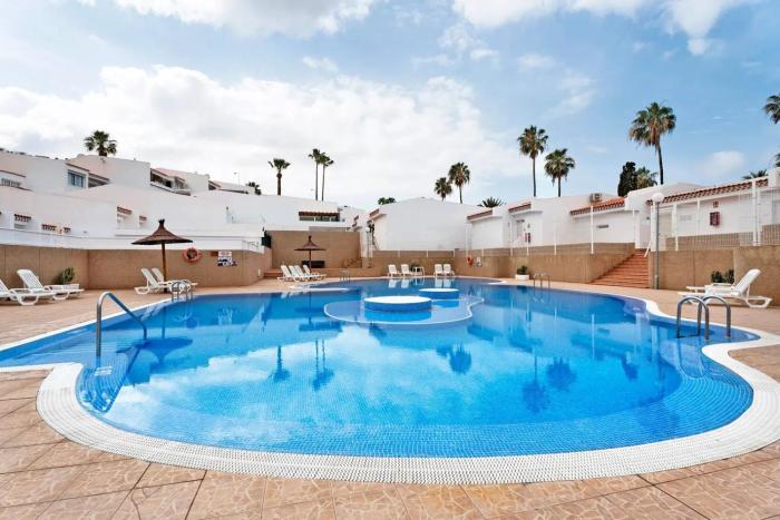 Heaven in Costa Adeje! Large terrace, Pool, HS-internet