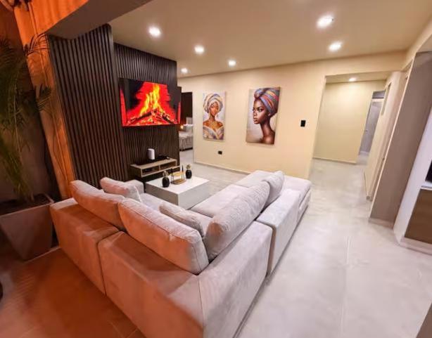 Jacuzzi y piscina, 8 habitaciones Medellín, Poblado