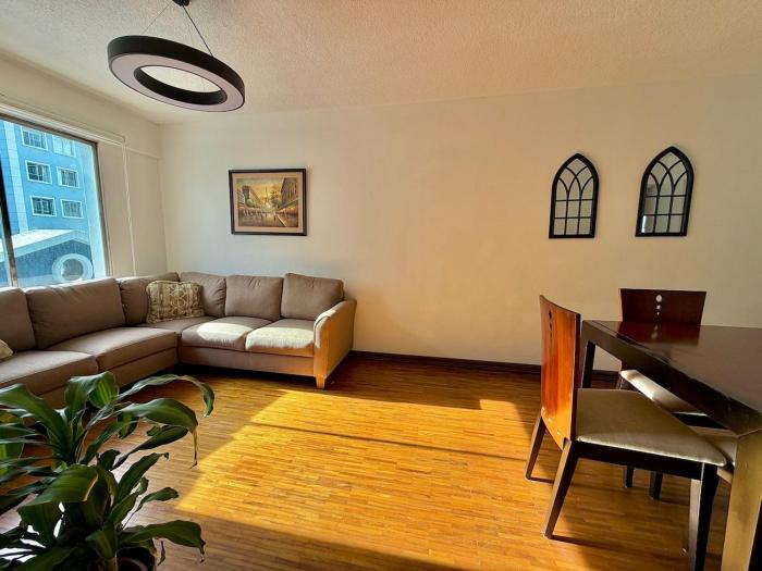 Bright 3bedroom apartment near Quicentro