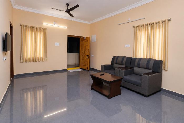 Spacious and luxurious 2bhk apartment in Tirupati with kitchen and car parking for upto 20 people