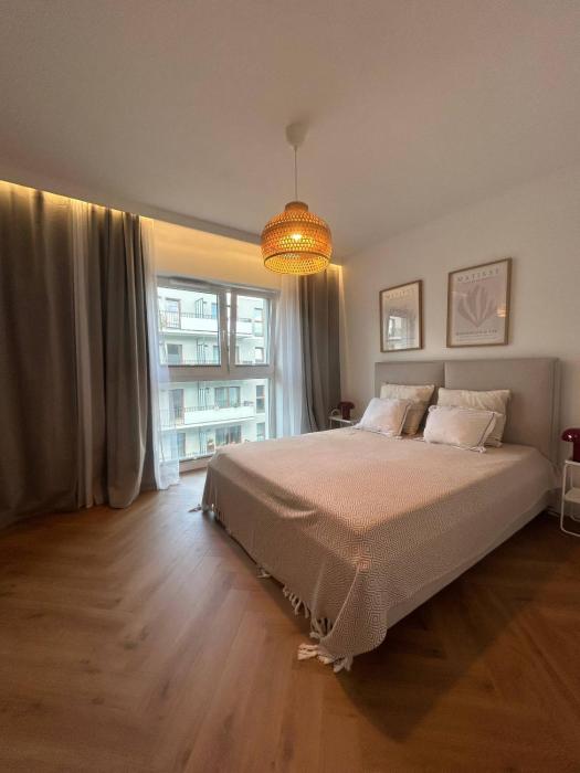 Lumina 4-room Family Apart with Parking & Balcony